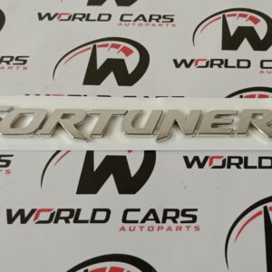 EMBLEMA COMPUERTA FORTUNER