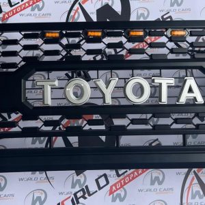 PERSIANA TOYOTA HILUX 2021...2023 LETRAS LED